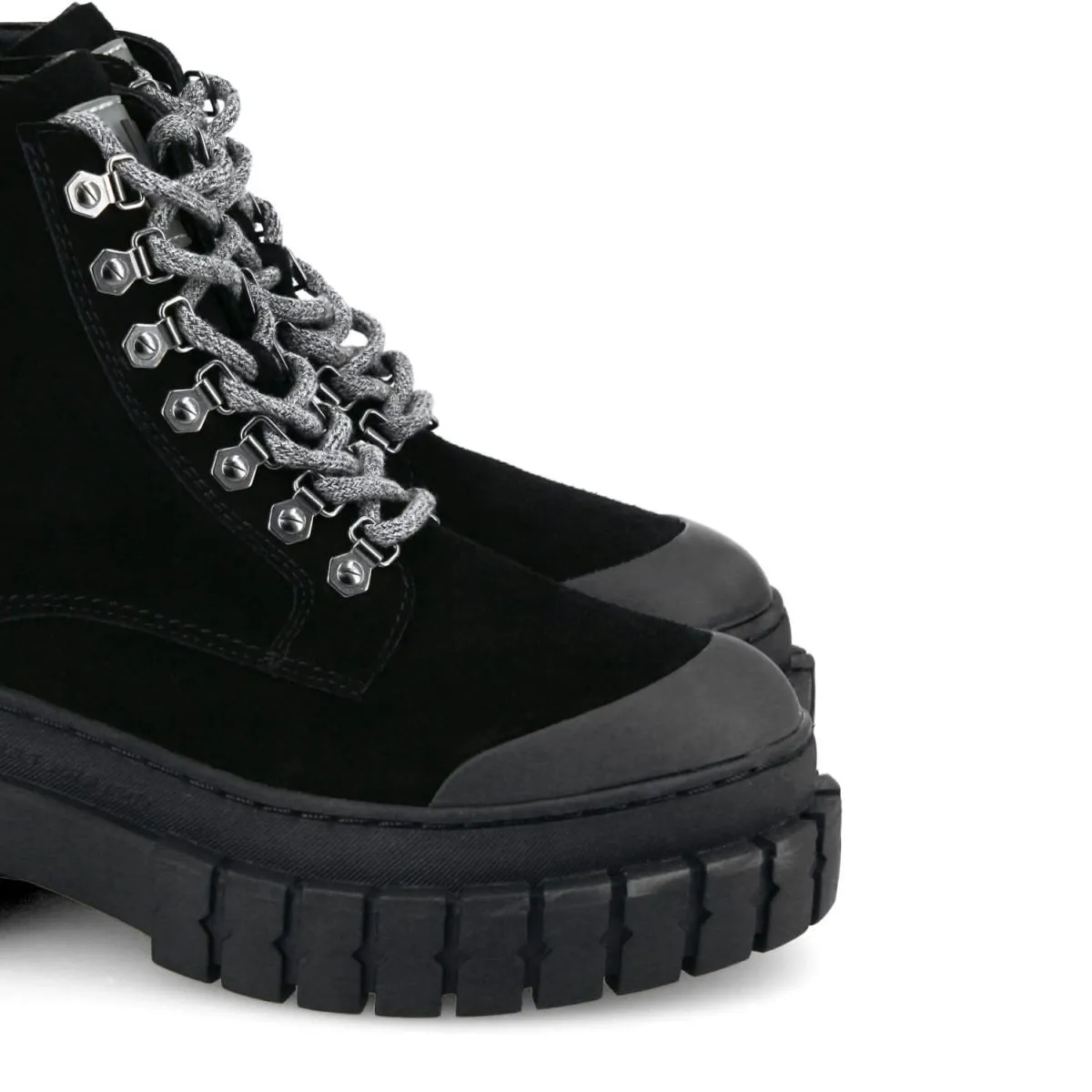 Kross Low Suede Black Boots