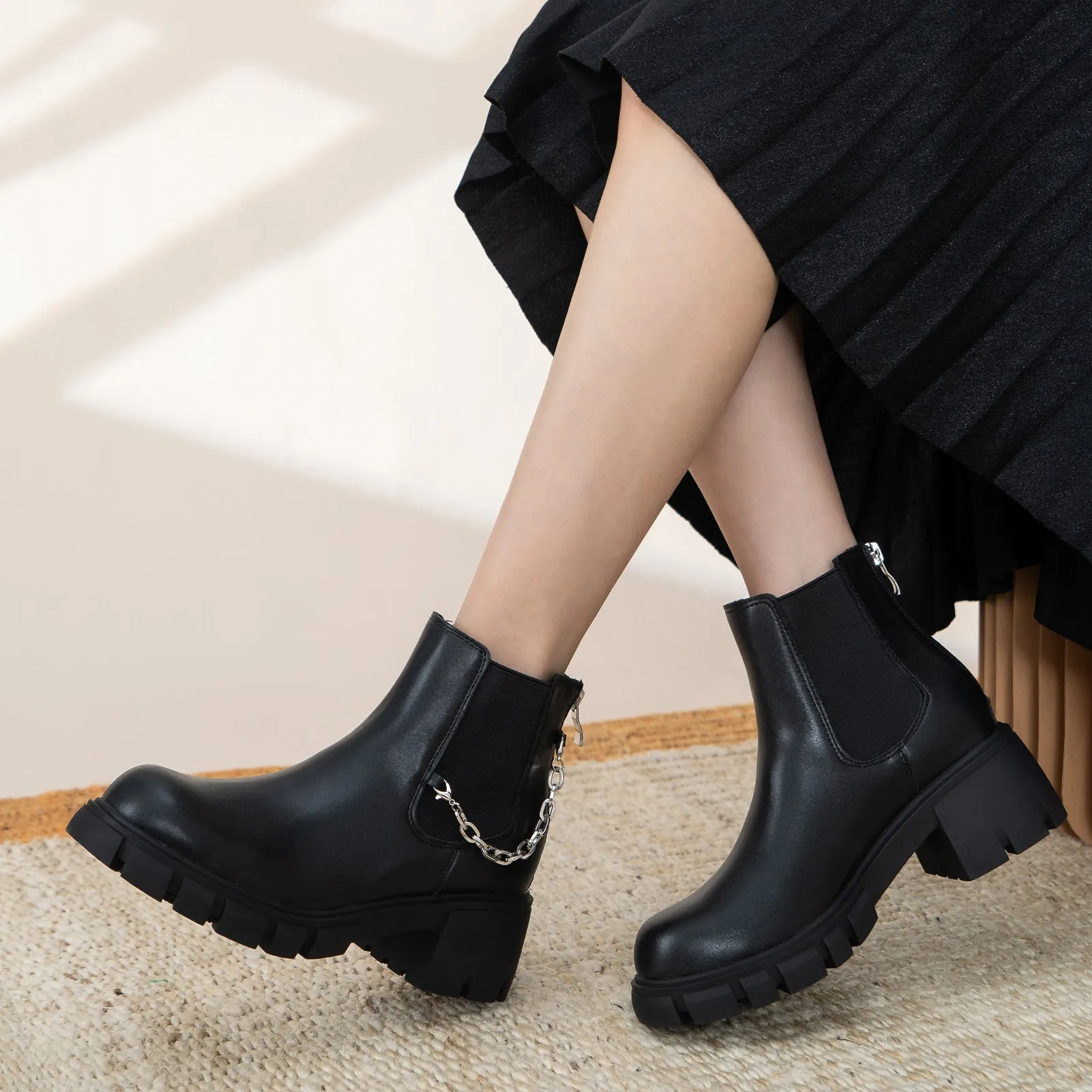 Platform Round Toe Ankle Booties